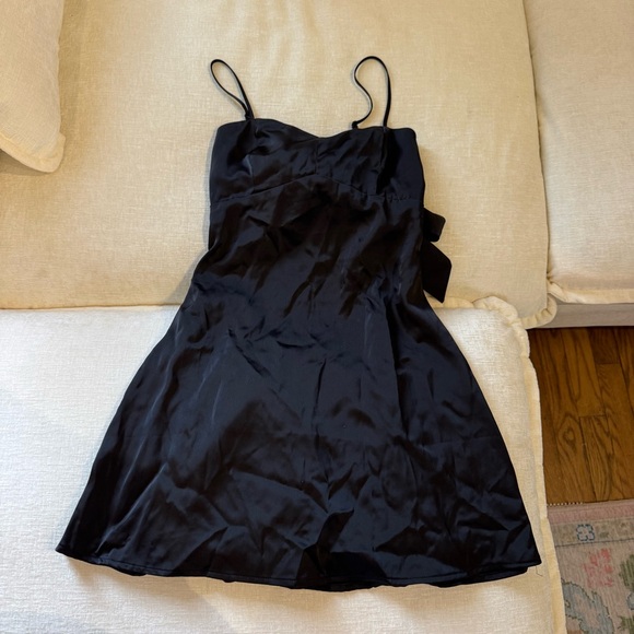Urban Outfitters Bella Tie Back Mini Dress - Picture 4 of 7